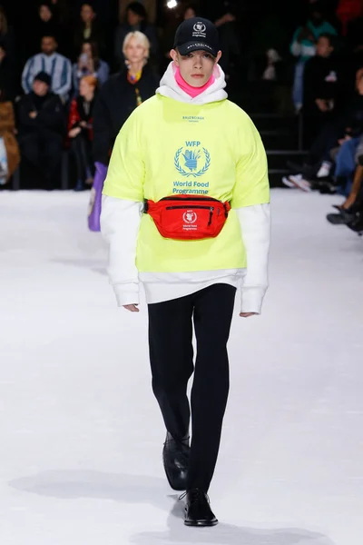 Look 45